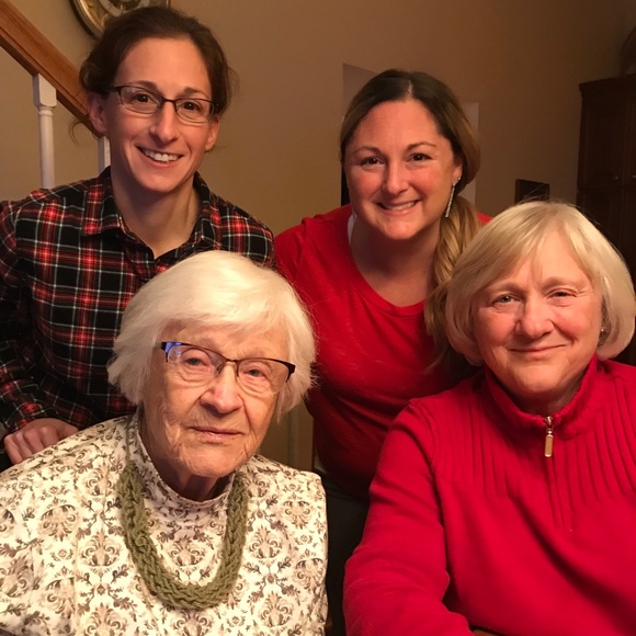 Welcome to my Closet! Thanks for stopping by. - Picture 5 of 17